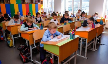 
Стало известно, когда школы в Киеве начнут прием документов в 1-е классы
