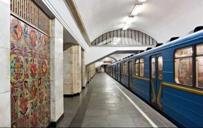
Метро в Киеве заработало в режиме перевозок: график и схема движения
