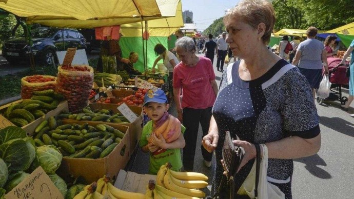 На этой неделе в Киеве продлятся продуктовые сельскохозяйственные ярмарки, а также будут работать коммунальные рынки