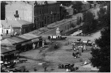 Бессарабська площа. Конка рухається з Великою Васильківською на Хрещатик. 1892