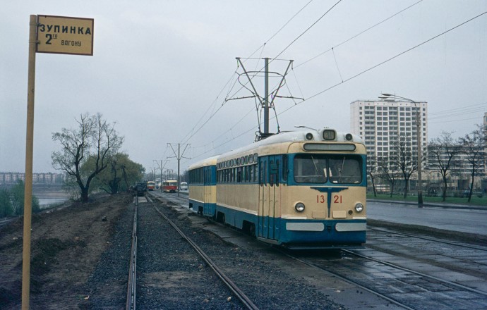 Трамвайний поїзд МТВ-82 на проспекті Возз'єднання, 1972 рік