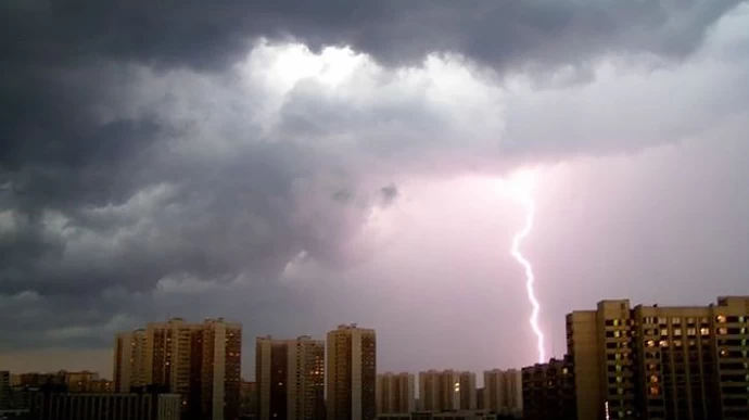 In the next hour of July 30 and until the end of the day, a thunderstorm is expected in Kyiv - Ukrhydrometeorological center